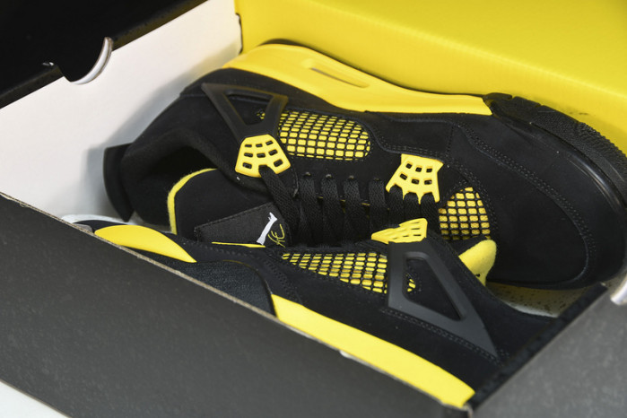 air jordan 4 retro thunder (2023) version dh6927-017