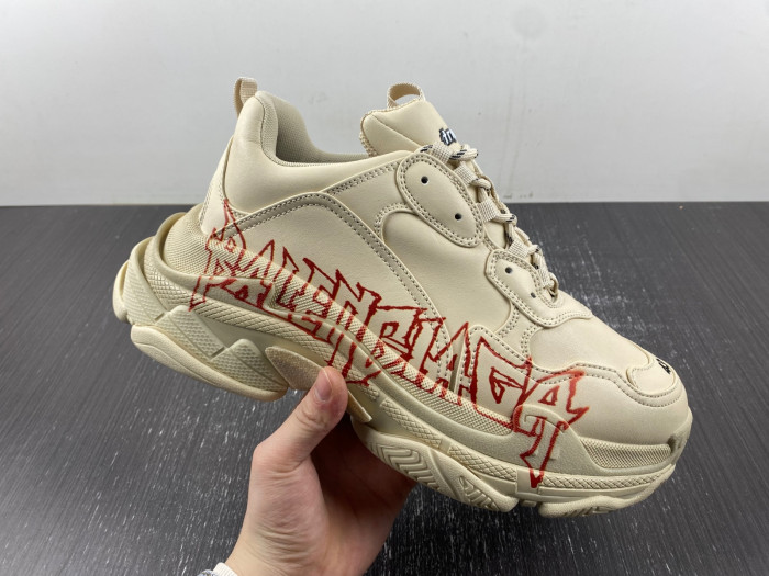 blcg sneaker triple.s.gomma beige letters