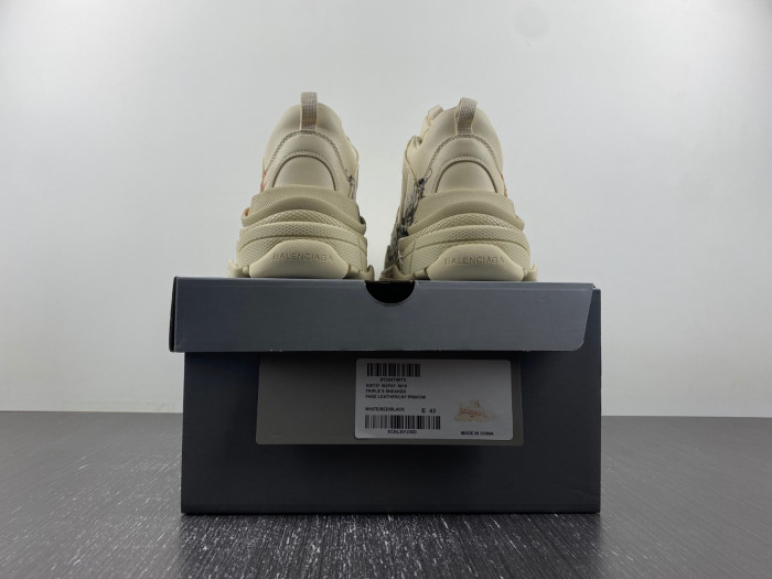 blcg sneaker triple.s.gomma beige letters