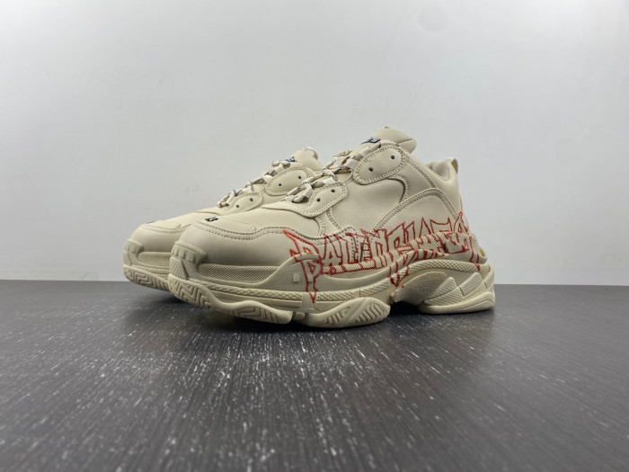 blcg sneaker triple.s.gomma beige letters