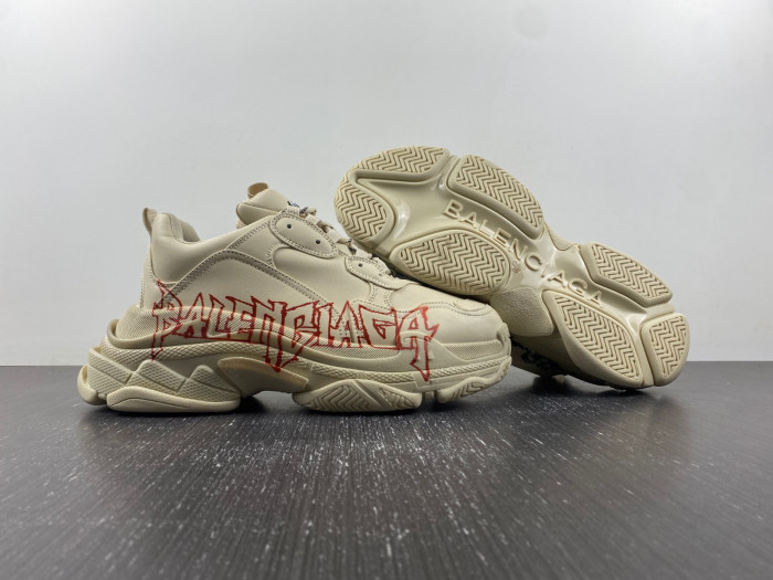 blcg sneaker triple.s.gomma beige letters