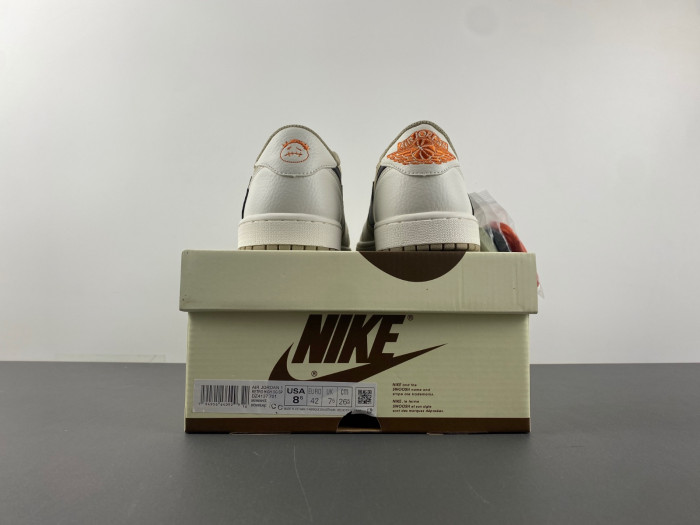 JORDAN 1 RETRO LOW OG SP TRAVIS SCOTT DZ137-701