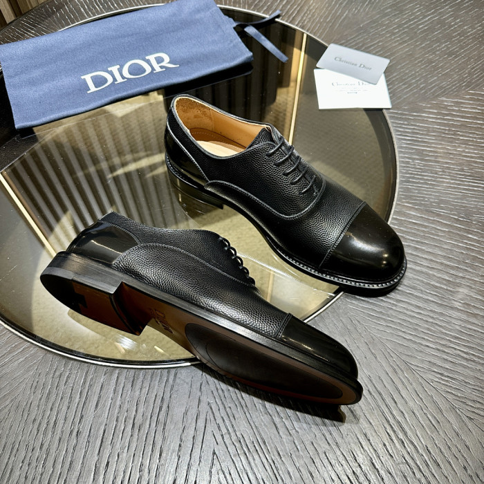 D10r Leather Sneaker