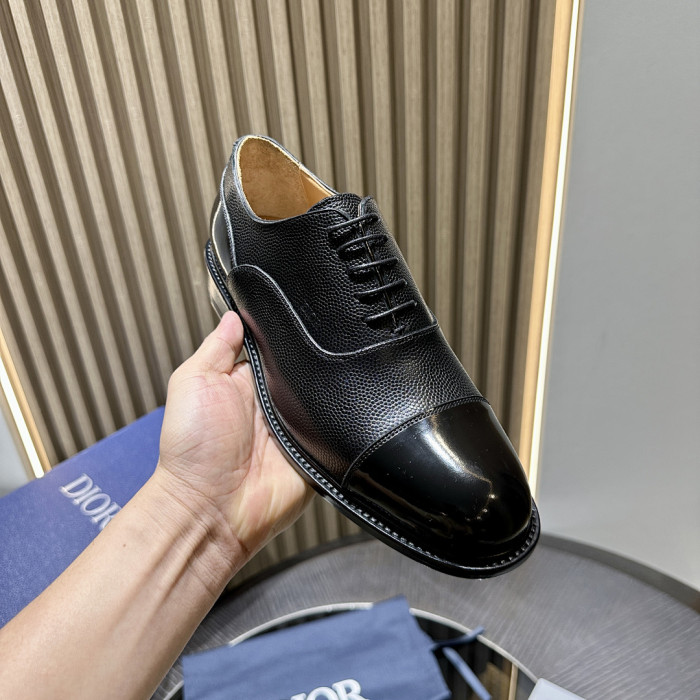 D10r Leather Sneaker