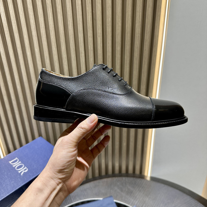 D10r Leather Sneaker