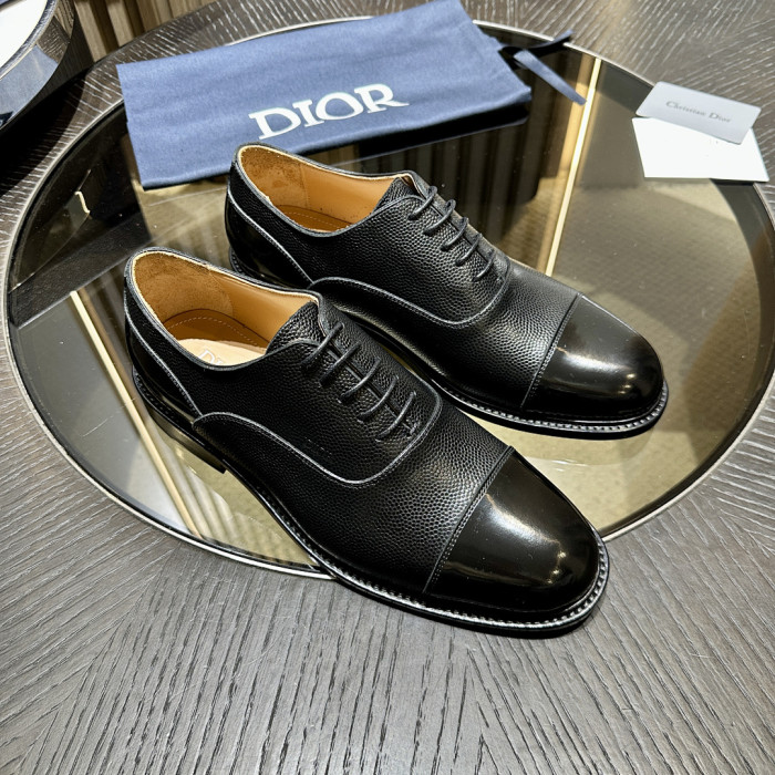 D10r Leather Sneaker