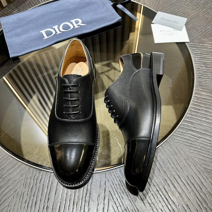 D10r Leather Sneaker