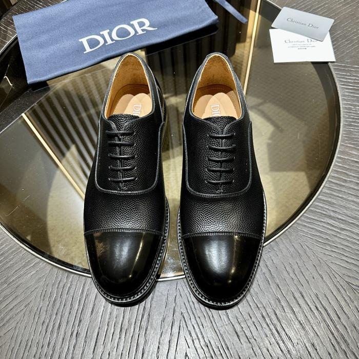 D10r Leather Sneaker