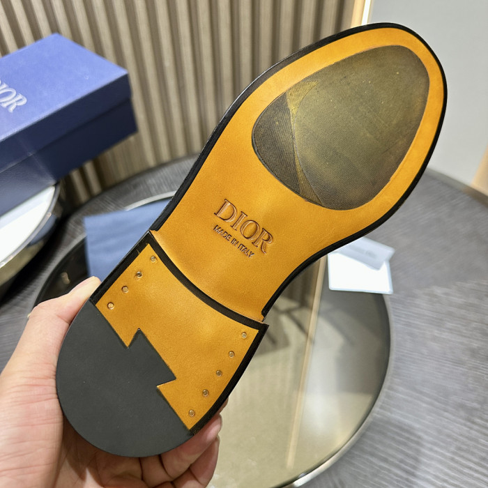D10r Leather Sneaker