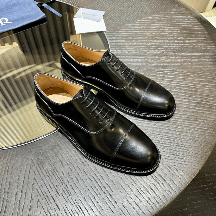 D10r Leather Sneaker