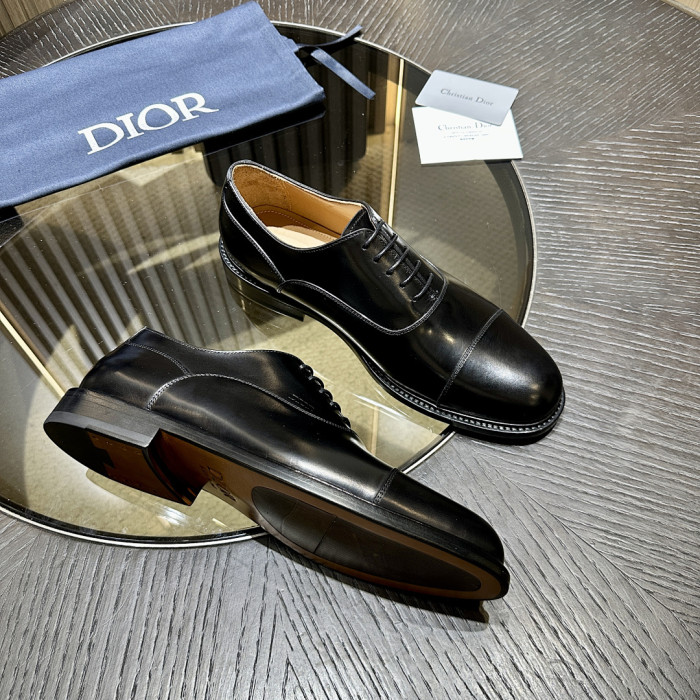 D10r Leather Sneaker