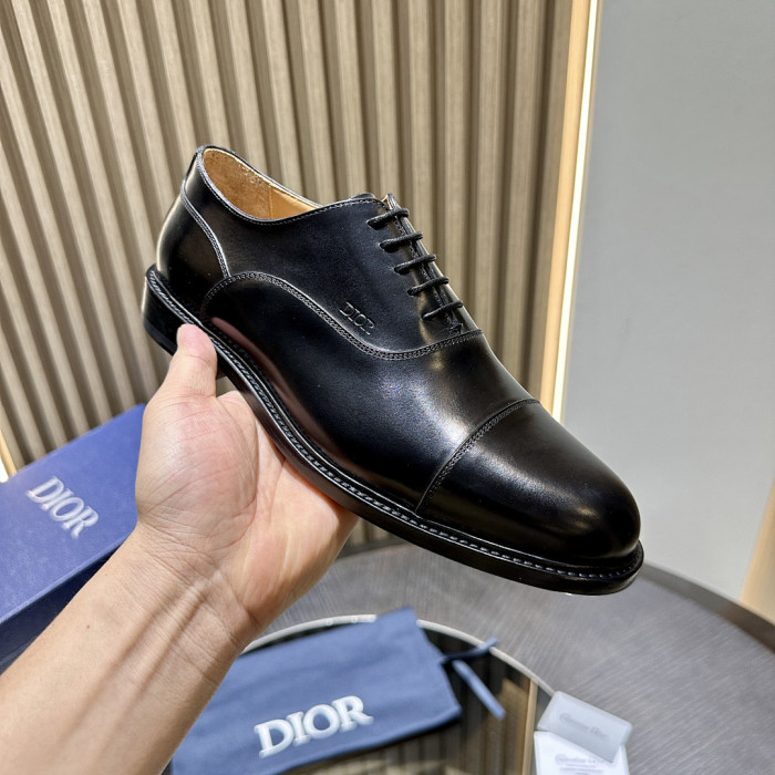 D10r Leather Sneaker