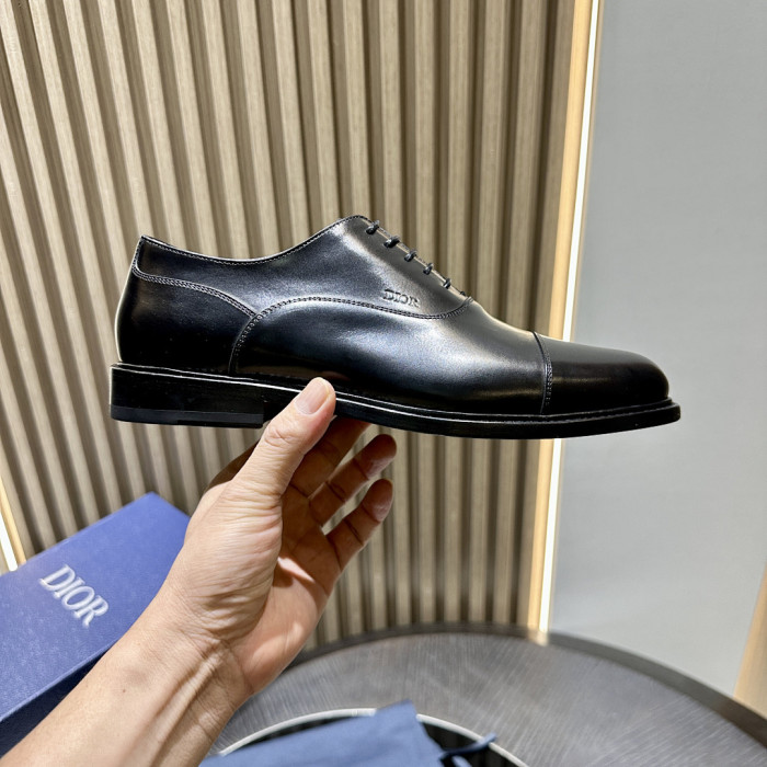 D10r Leather Sneaker