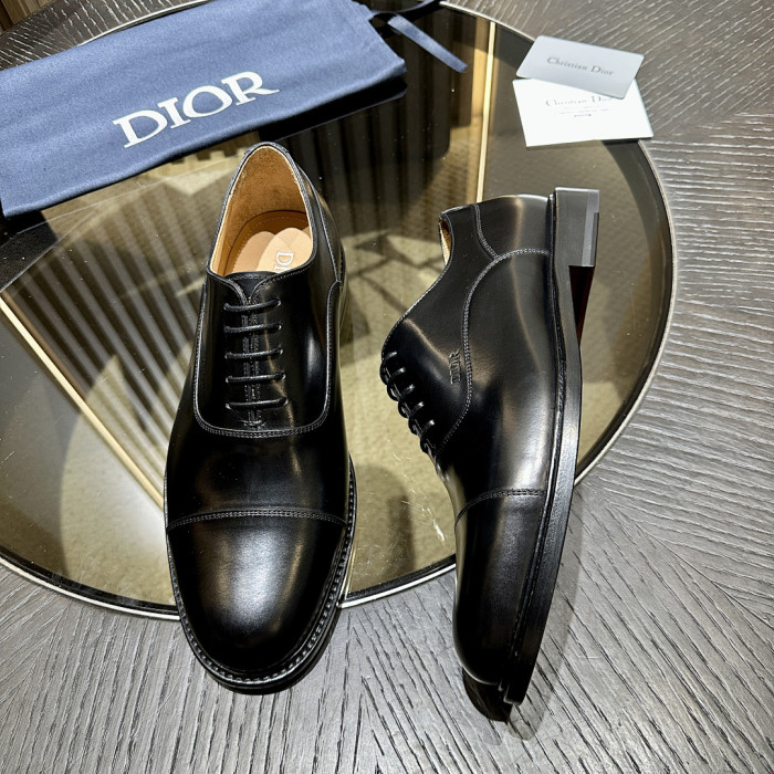 D10r Leather Sneaker