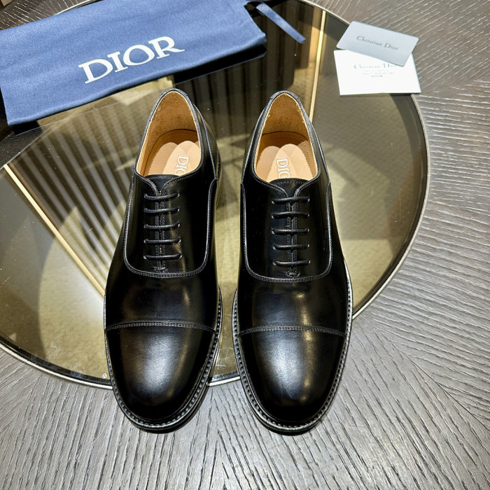 D10r Leather Sneaker