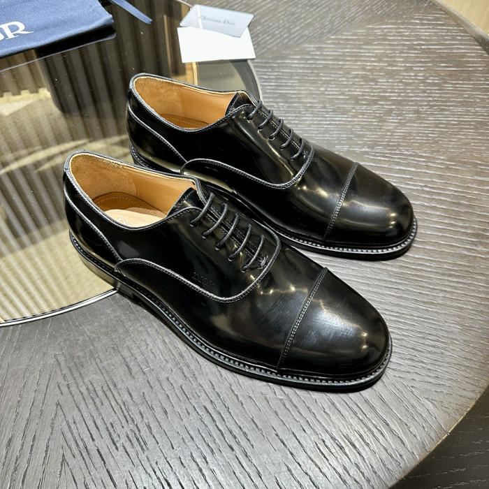 D10r Leather Sneaker