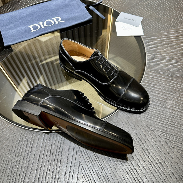 D10r Leather Sneaker