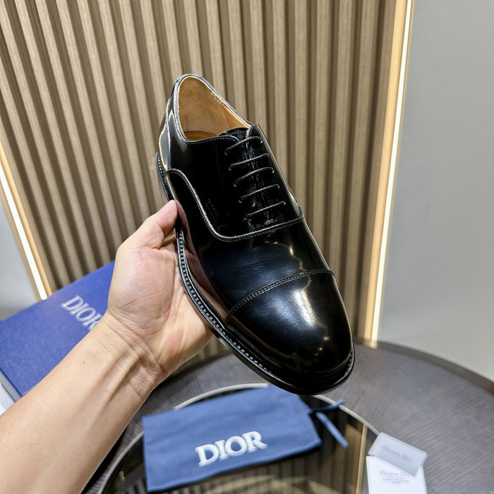 D10r Leather Sneaker