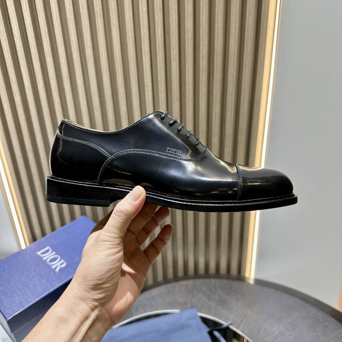 D10r Leather Sneaker