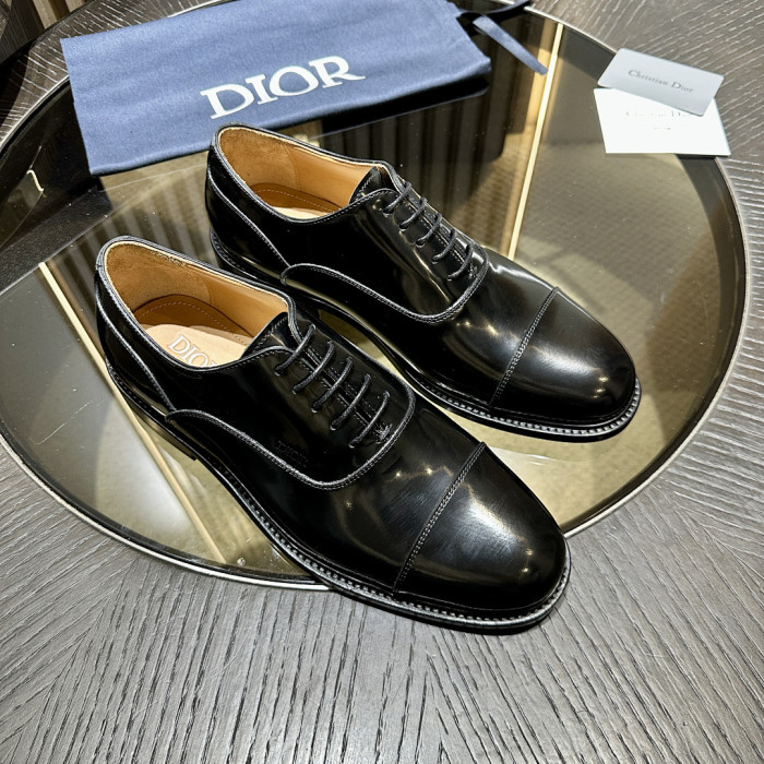 D10r Leather Sneaker