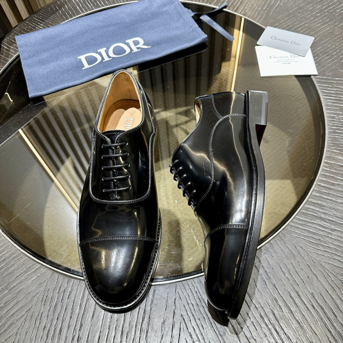 D10r Leather Sneaker