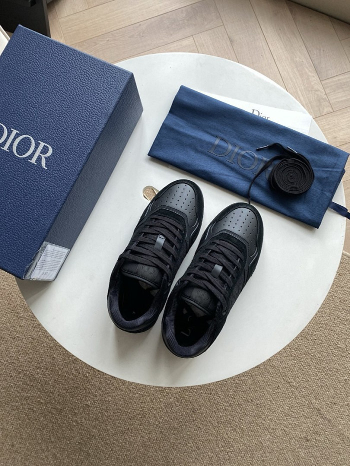 D10r B27 Low Top Sneaker