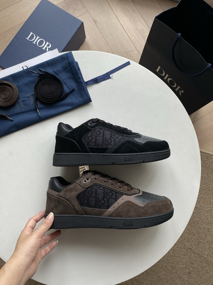 D10r B27 Low Top Sneaker