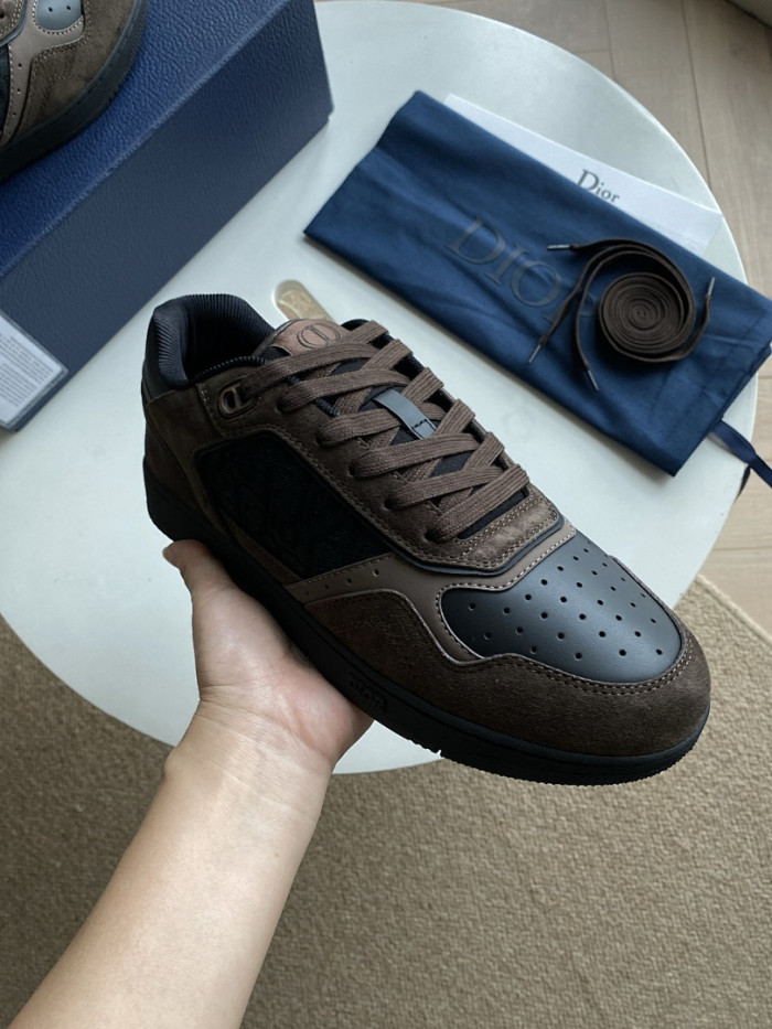 D10r B27 Low Top Sneaker