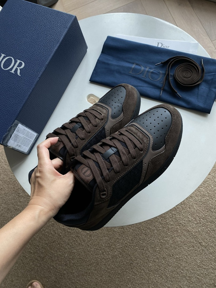 D10r B27 Low Top Sneaker