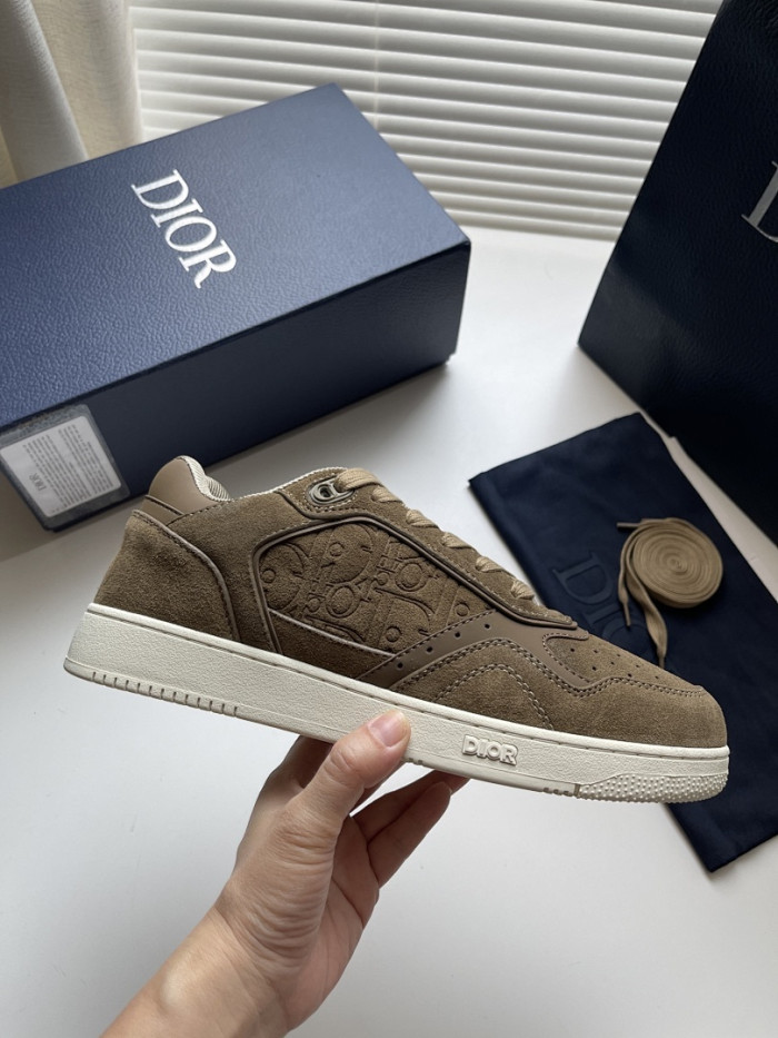 D10r B27 Low Top Sneaker
