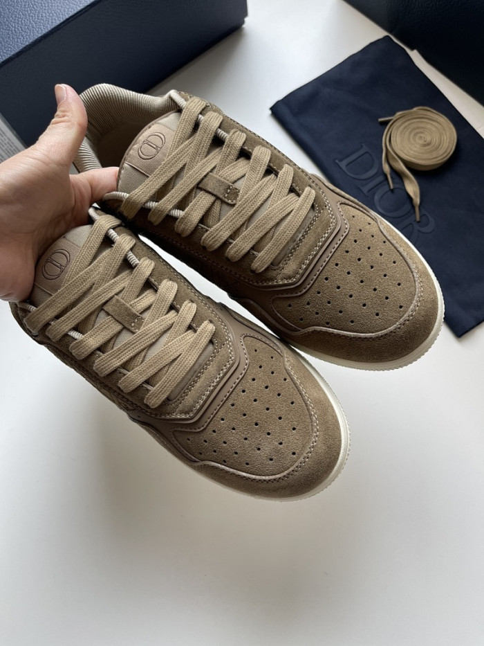 D10r B27 Low Top Sneaker