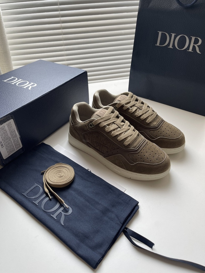 D10r B27 Low Top Sneaker