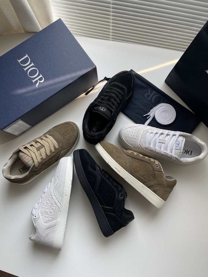 D10r B27 Low Top Sneaker