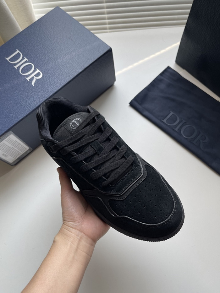 D10r B27 Low Top Sneaker
