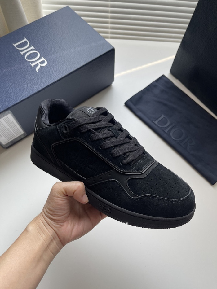 D10r B27 Low Top Sneaker