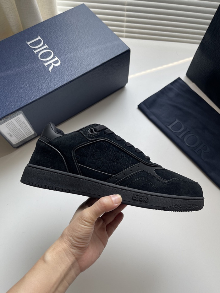 D10r B27 Low Top Sneaker