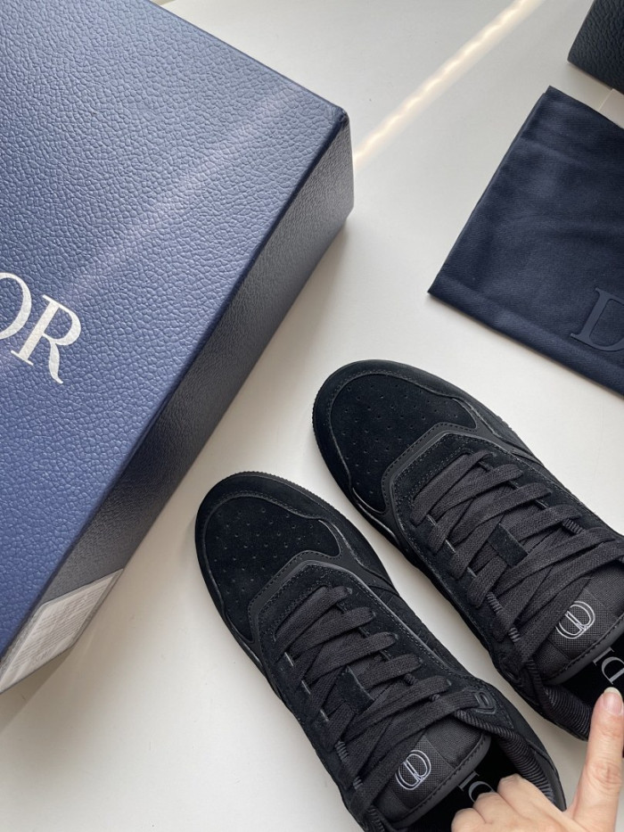 D10r B27 Low Top Sneaker