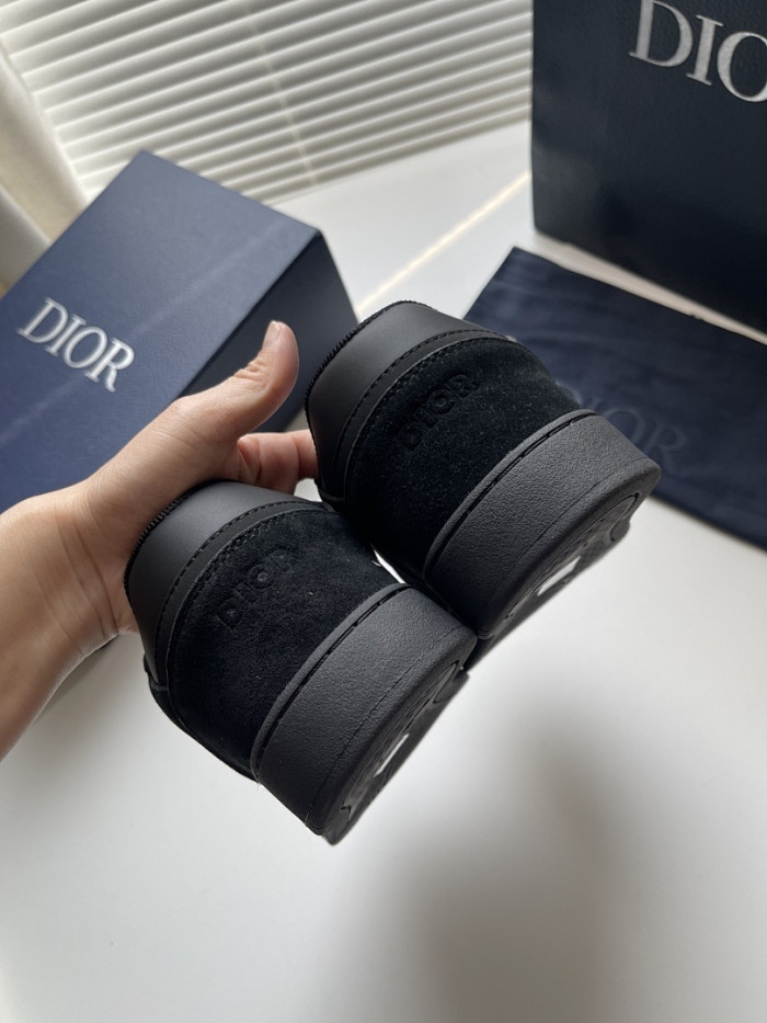 D10r B27 Low Top Sneaker