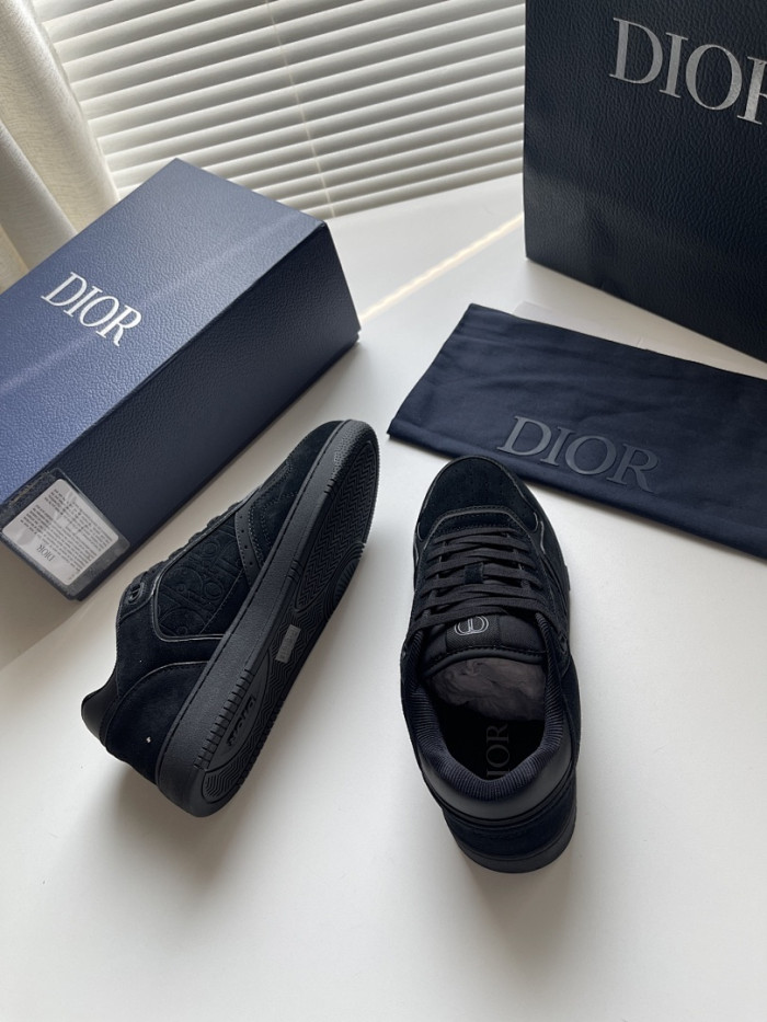 D10r B27 Low Top Sneaker