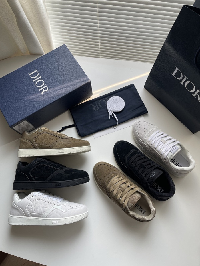 D10r B27 Low Top Sneaker
