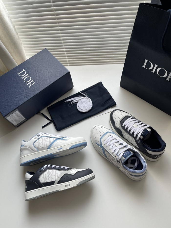 D10r B27 Low Top Sneaker
