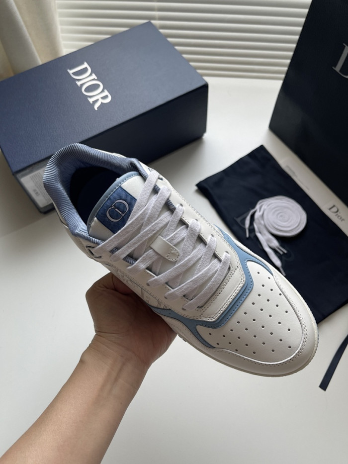 D10r B27 Low Top Sneaker