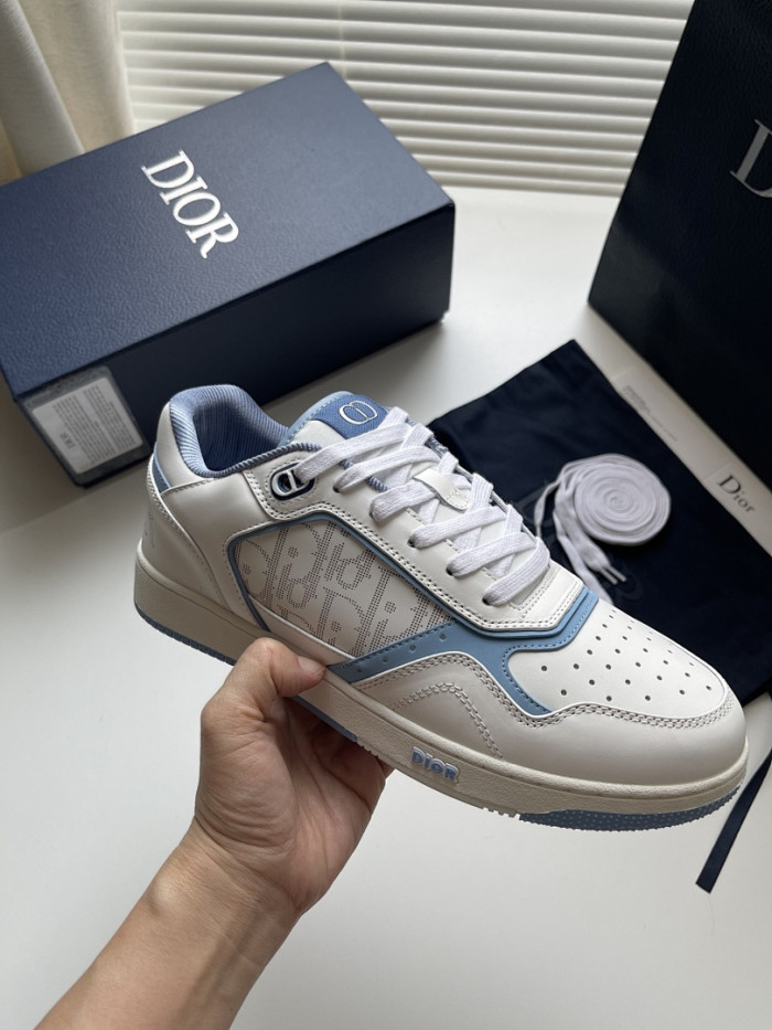 D10r B27 Low Top Sneaker