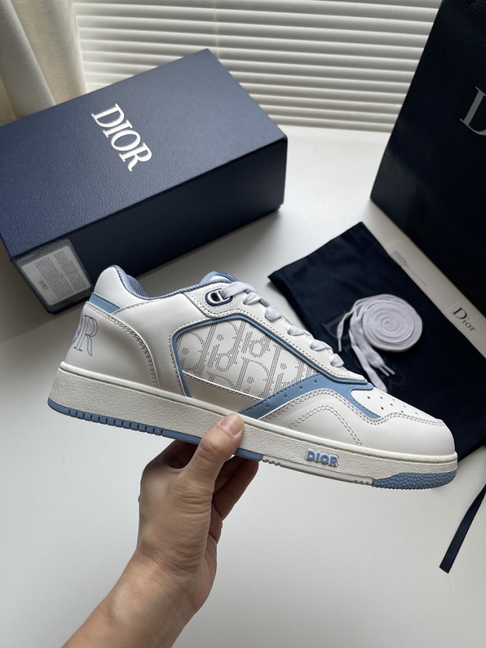 D10r B27 Low Top Sneaker