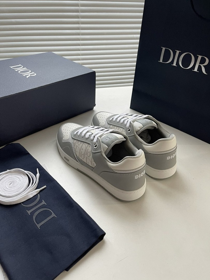 D10r B27 Low Top Sneaker