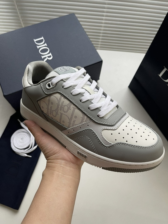 D10r B27 Low Top Sneaker