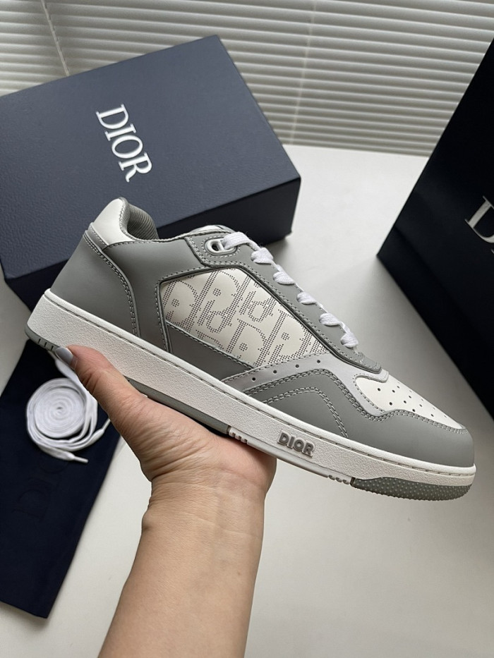 D10r B27 Low Top Sneaker