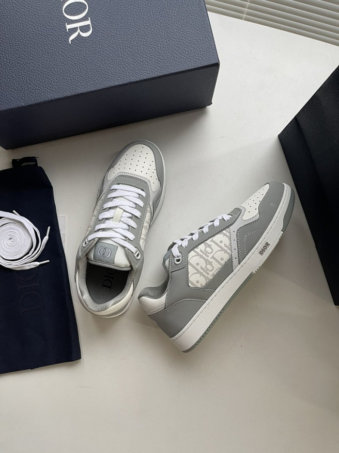 D10r B27 Low Top Sneaker
