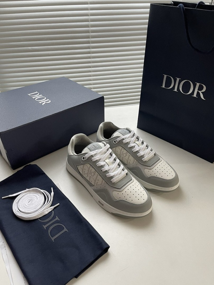 D10r B27 Low Top Sneaker