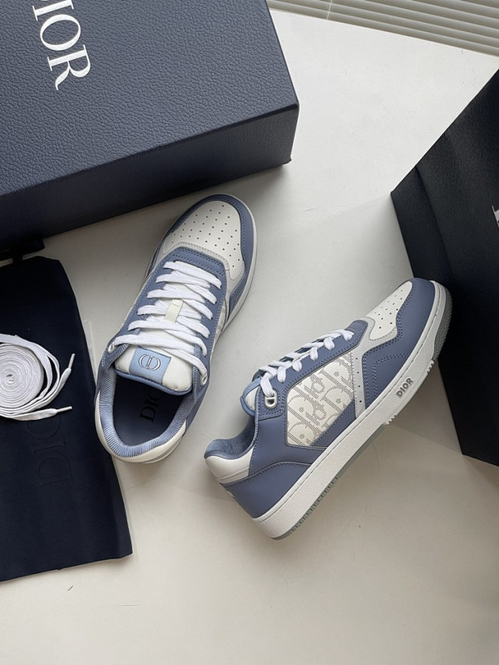 D10r B27 Low Top Sneaker